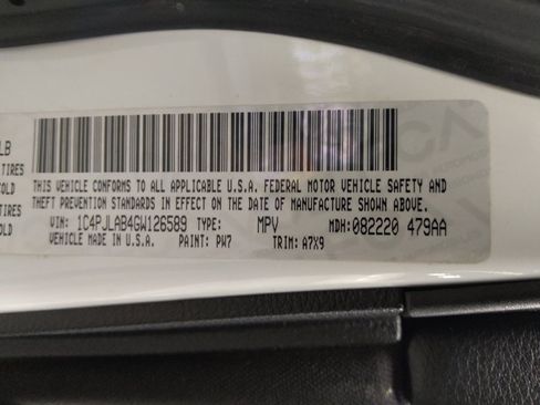 Used 2016 Jeep Cherokee Sport FWD image 33