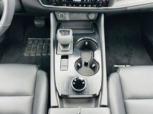 Used 2023 Nissan Rogue SV w/ SV Premium B Package image 23