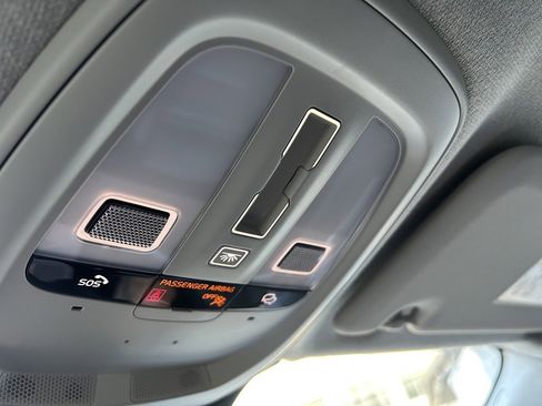 Certified 2025 Volvo XC40 B5 Plus image 28