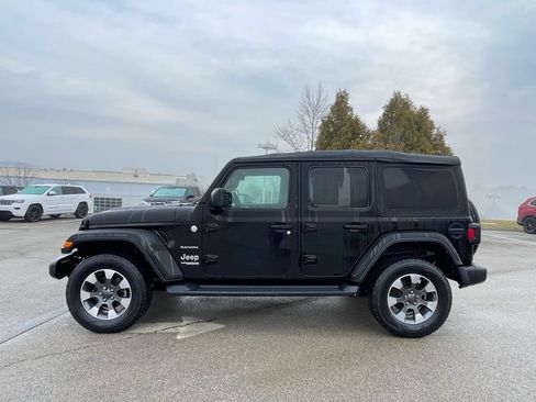 Used 2022 Jeep Wrangler Unlimited Sahara AWD/4WD image 6