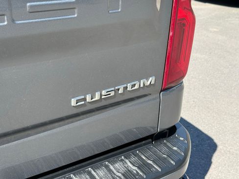 Used 2020 Chevrolet Silverado 1500 Custom w/ Custom Value Package RWD image 12