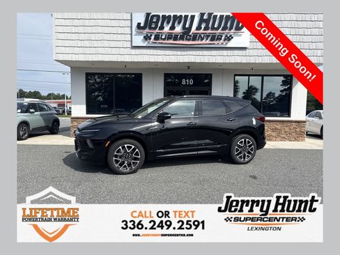 Used 2025 Chevrolet Blazer RS FWD image 1
