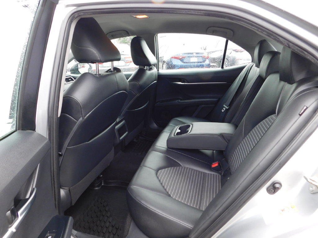 Used 2018 Toyota Camry SE FWD image 9