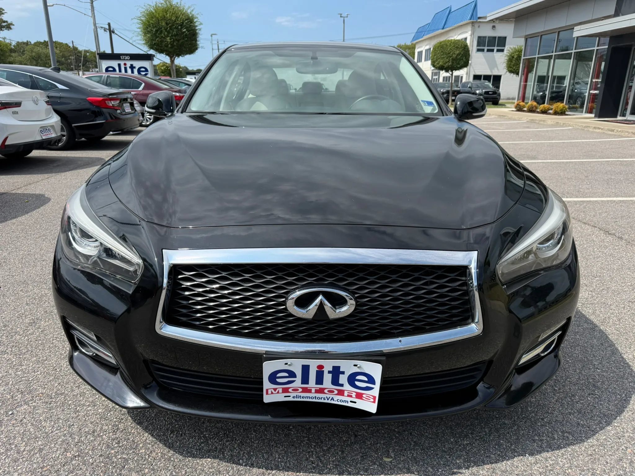 Used 2015 INFINITI Q50 Premium w/ All Weather Package AWD/4WD image 2