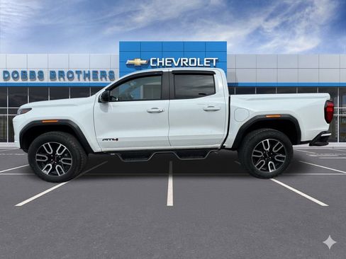 Used 2024 GMC Canyon AT4 image 4