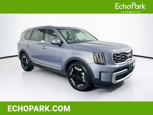 Used 2025 Kia Telluride S FWD image 1