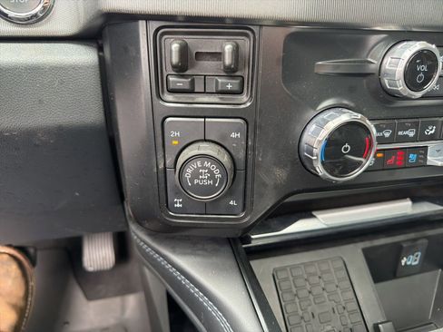 Used 2025 Ford F250 Platinum w/ Tremor Off-Road Package AWD/4WD image 18