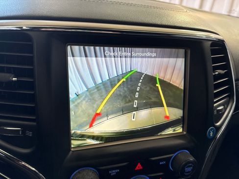 Used 2016 Jeep Grand Cherokee Overland RWD image 28
