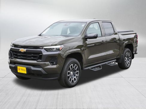 Used 2023 Chevrolet Colorado LT w/ LT Convenience Package III AWD/4WD image 3
