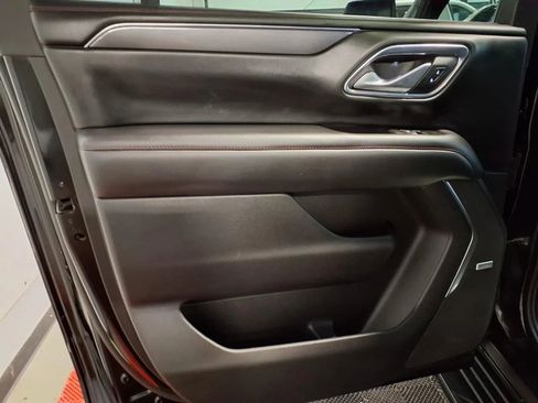 Used 2022 Chevrolet Suburban RST w/ Sport Performance Package image 18