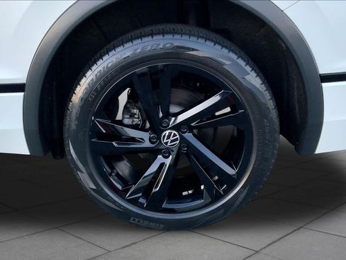 Used 2023 Volkswagen Tiguan SE R-Line AWD/4WD image 11