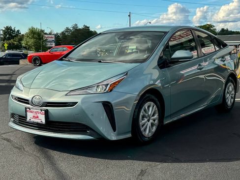 Used 2019 Toyota Prius LE FWD image 8