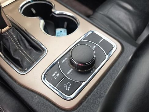 Used 2016 Jeep Grand Cherokee Limited AWD/4WD image 27