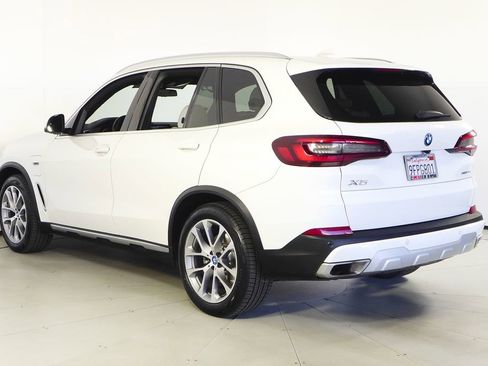Certified 2023 BMW X5 xDrive45e image 9