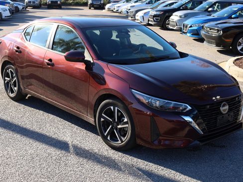 Used 2024 Nissan Sentra SV image 6
