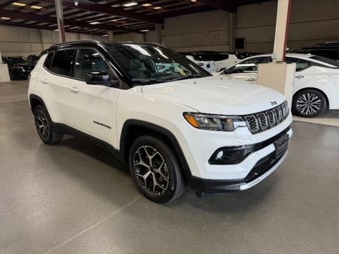 Used 2025 Jeep Compass Limited AWD/4WD image 6