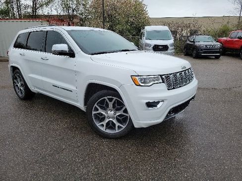 Used 2019 Jeep Grand Cherokee Overland AWD/4WD image 1