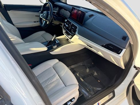 Used 2023 BMW 540i w/ M Sport Package RWD image 14