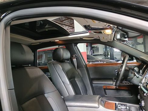Used 2010 Rolls-Royce Ghost RWD image 34