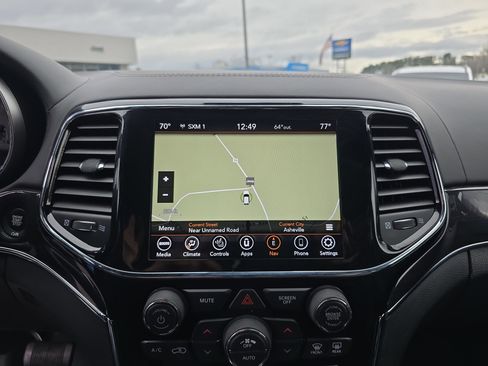 Used 2020 Jeep Grand Cherokee Overland image 28