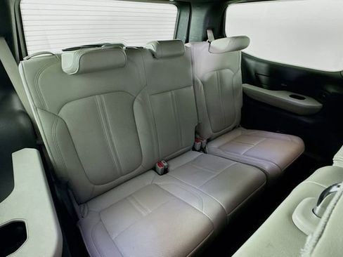 Used 2025 Jeep Wagoneer 4WD image 32