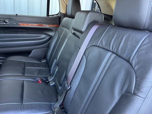 Used 2019 Lincoln MKT AWD image 52