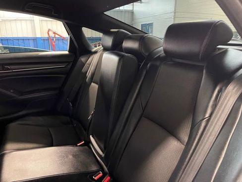 Used 2018 Honda Accord Sport image 17