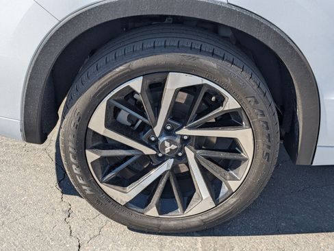 Used 2023 Mitsubishi Outlander SEL AWD/4WD image 13