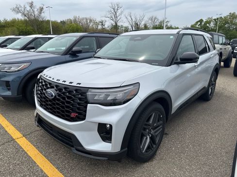 New 2026 Ford Explorer ST w/ Sun And Sound Package AWD/4WD image 2