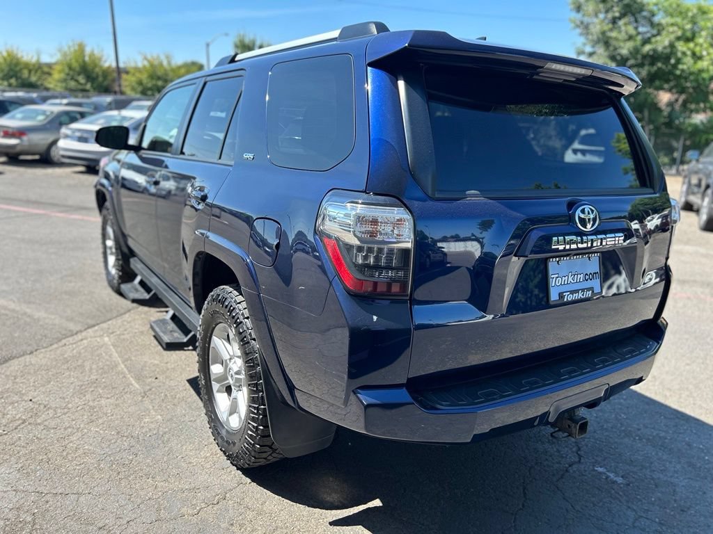 Used 2019 Toyota 4Runner SR5 AWD/4WD image 9