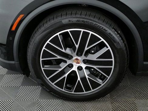 New 2026 Porsche Macan Electric image 38