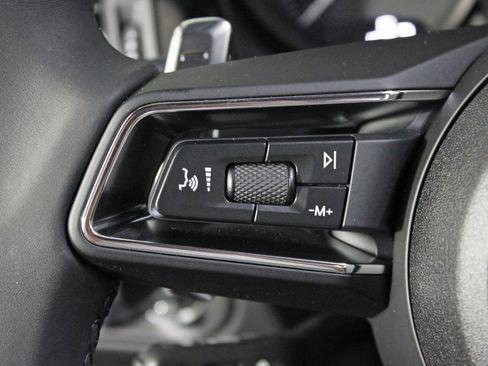 Used 2025 Porsche Macan image 22