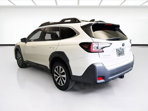 Used 2023 Subaru Outback Premium AWD/4WD image 6