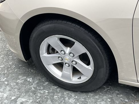 Used 2016 Chevrolet Malibu LT image 24