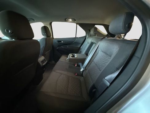 Used 2018 Chevrolet Equinox LT image 24