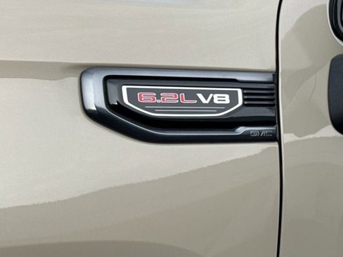 Used 2022 GMC Sierra 1500 AT4 w/ AT4 Premium Package image 10