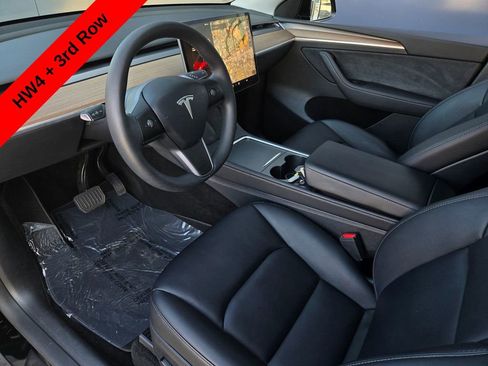 Used 2025 Tesla Model Y Long Range AWD/4WD image 9