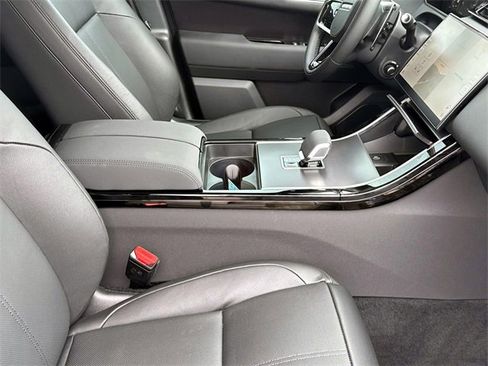 New 2026 Land Rover Range Rover Velar Dynamic SE image 8
