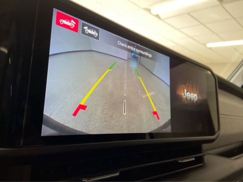 Used 2024 Jeep Wrangler Sahara w/ Technology Group image 32