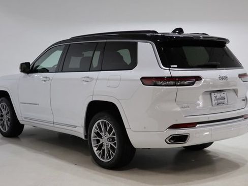 Used 2025 Jeep Grand Cherokee L Summit w/ Luxury Tech Group V AWD/4WD image 6