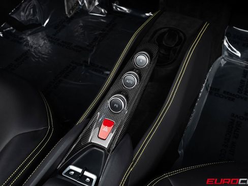 Used 2022 Ferrari F8 Tributo RWD image 35