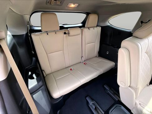 Used 2023 Toyota Highlander Platinum FWD image 20