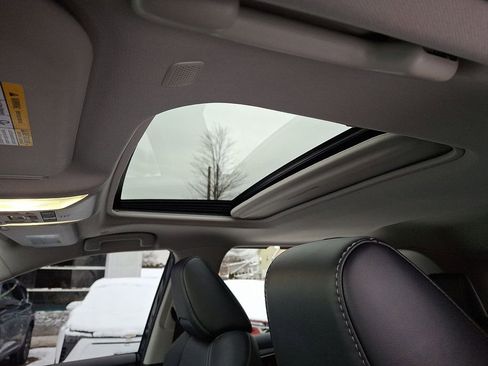 Used 2023 Toyota RAV4 XLE Premium image 14