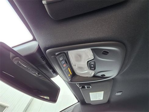 Used 2024 Chevrolet Colorado ZR2 w/ ZR2 Convenience Package III image 38