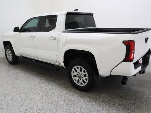 Certified 2025 Toyota Tacoma SR5 RWD image 9