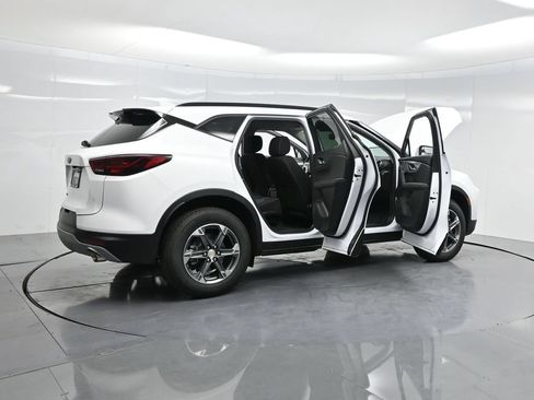 New 2025 Chevrolet Blazer LT w/ Convenience Package FWD image 4