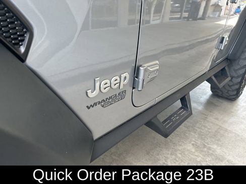 Used 2018 Jeep Wrangler Unlimited Sport S AWD/4WD image 13