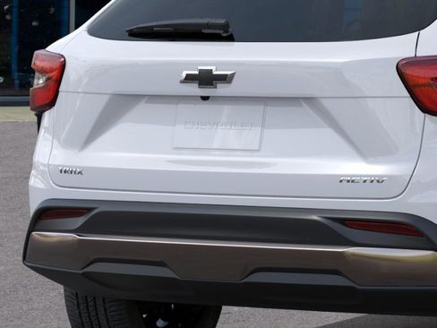 New 2026 Chevrolet Trax ACTIV FWD image 11