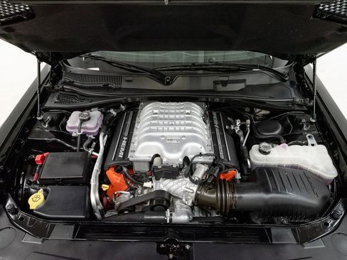 Used 2018 Dodge Challenger SRT Hellcat RWD image 7