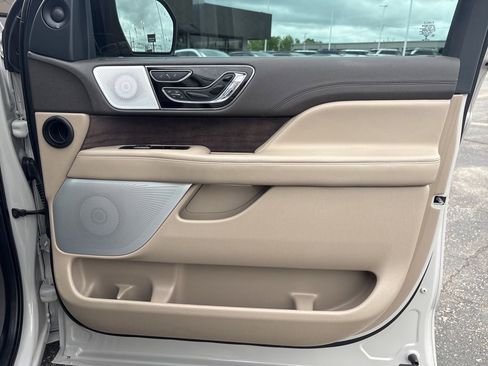 Used 2023 Lincoln Navigator L Reserve AWD/4WD image 37